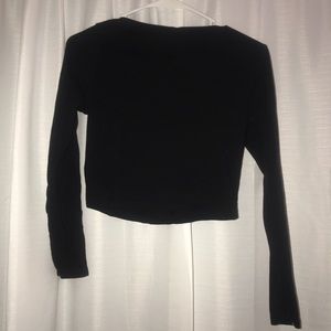 Black long sleeve crop top